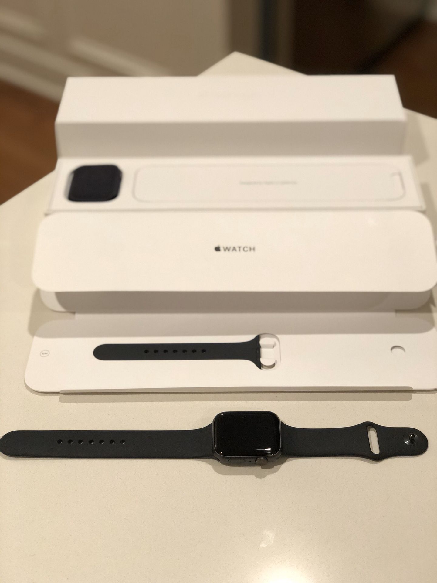 Apple Watch Series 4 CELLULAR and GPS