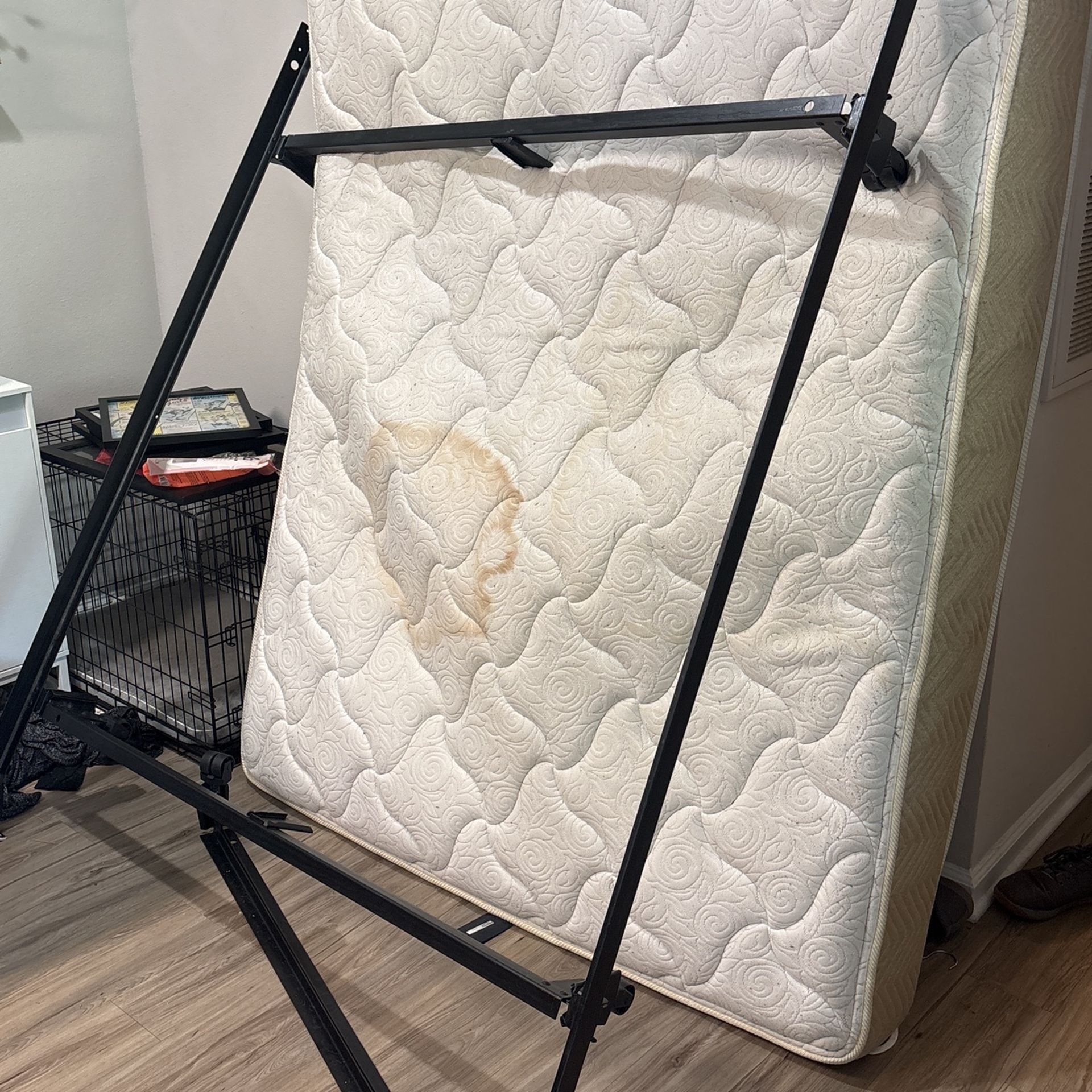 FREE QUEEN MATTRESS