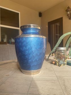 Urn