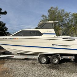 1995 Bayliner Classic 2452