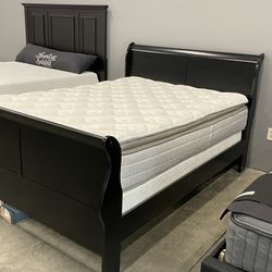 NEW QUEEN Pillow Top Mattress STILL IN PACKAGE 39 Down