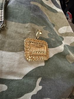 Last supper pendent