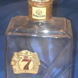 Vintage Seagram's Seven Crown Liquor Bottle ~ Decanter w/ Stopper Whiskey D-126