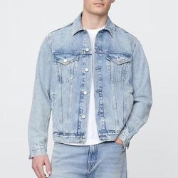 GAP LIGHT WASH DENIM JACKET SIZE 2XL