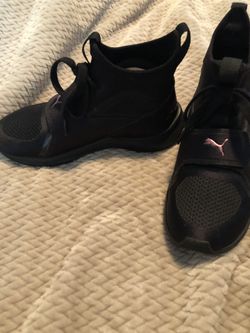 Puma like new sneakers