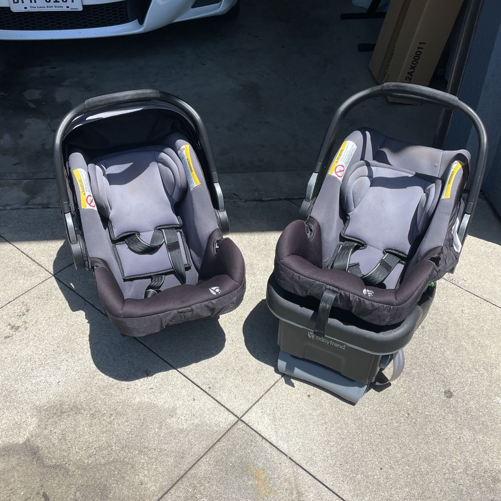 Infant Car Seats (BABY TREND) Slightly Used