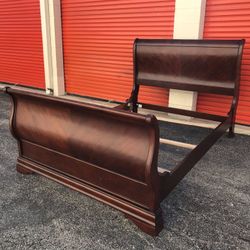 Quien Bed Frame solid Wood 
