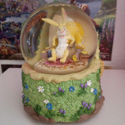 Disney Collectible Winnie The Pooh Musical Snow Globe 