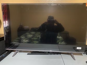 TCL 43” Q Class 4k TV w/ TV Mount &Antenna
