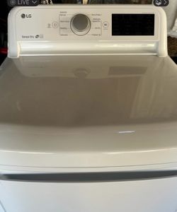 1 YEAR OLD. LG HE KING SIZE GAS DRYER. PERFECT WORKING CONDITION.