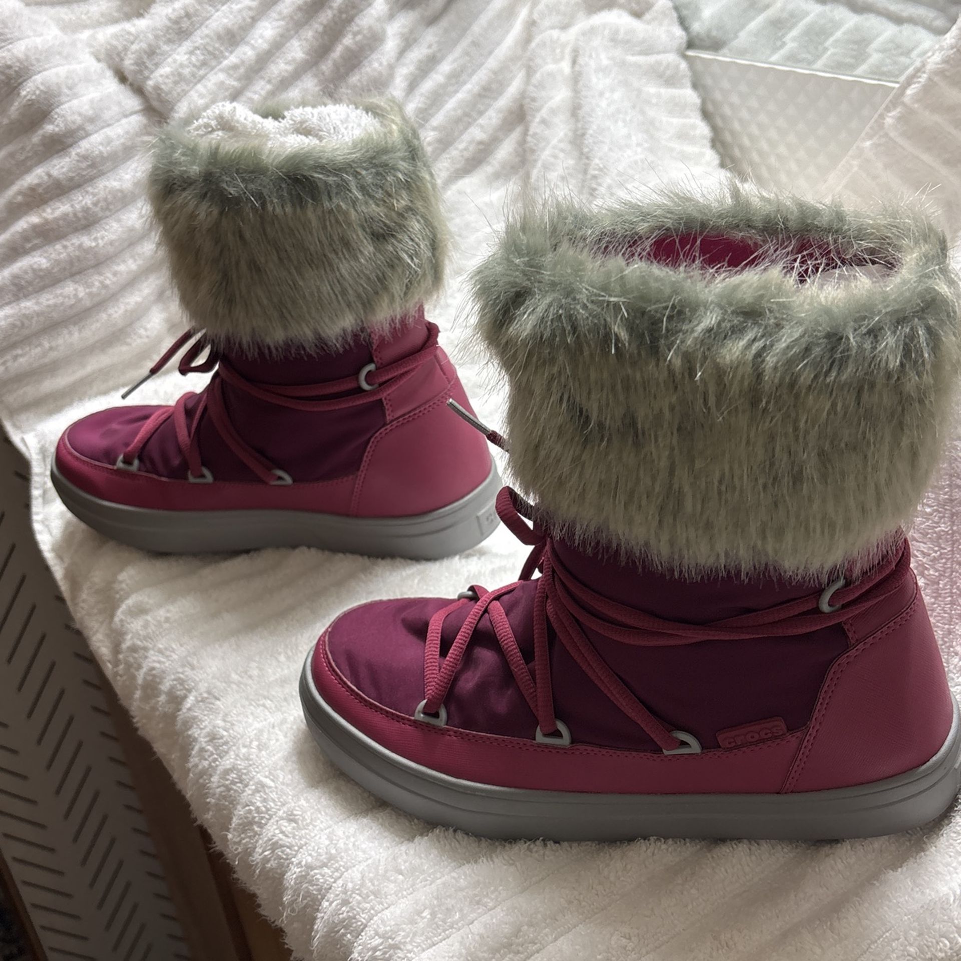 Snow Boots (CROCS)