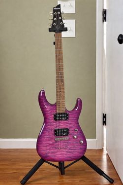 Schecter Diamond Series electric guitar & accessories