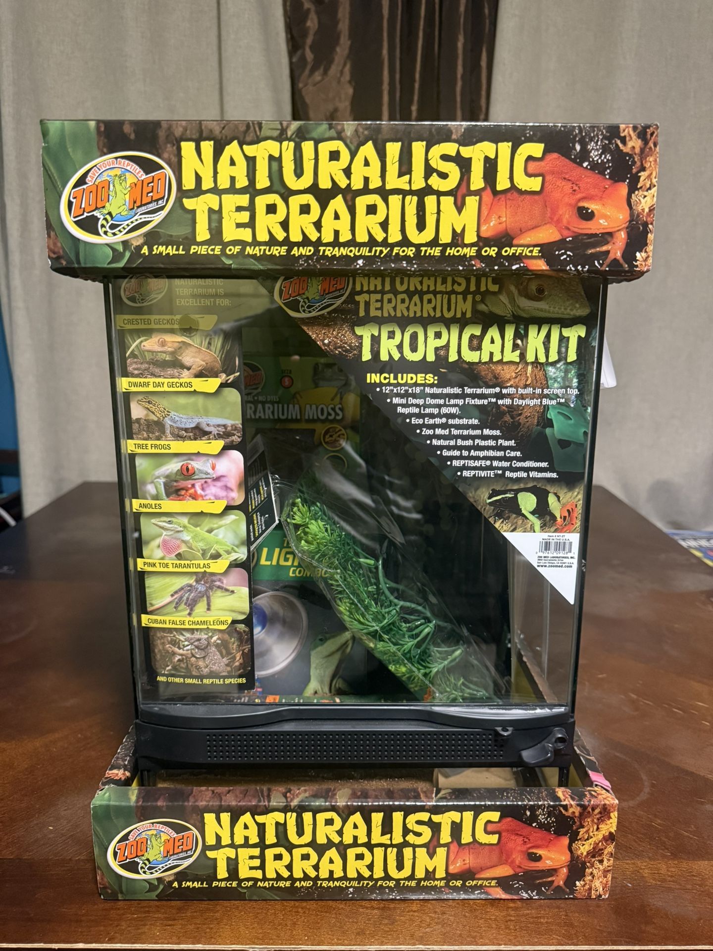 Brand New Zoo Med Front Opening Reptile Terrarium/Tank! (12in Length x 12in Width x 18in Height!)