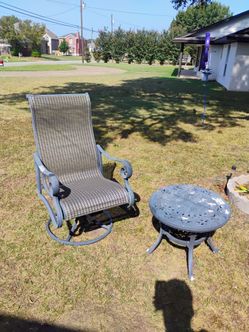 Cast Aluminum Swivel Patio Chair and Small table