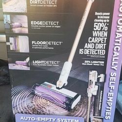 Shark Detect Clean & Empty Auto Empty System