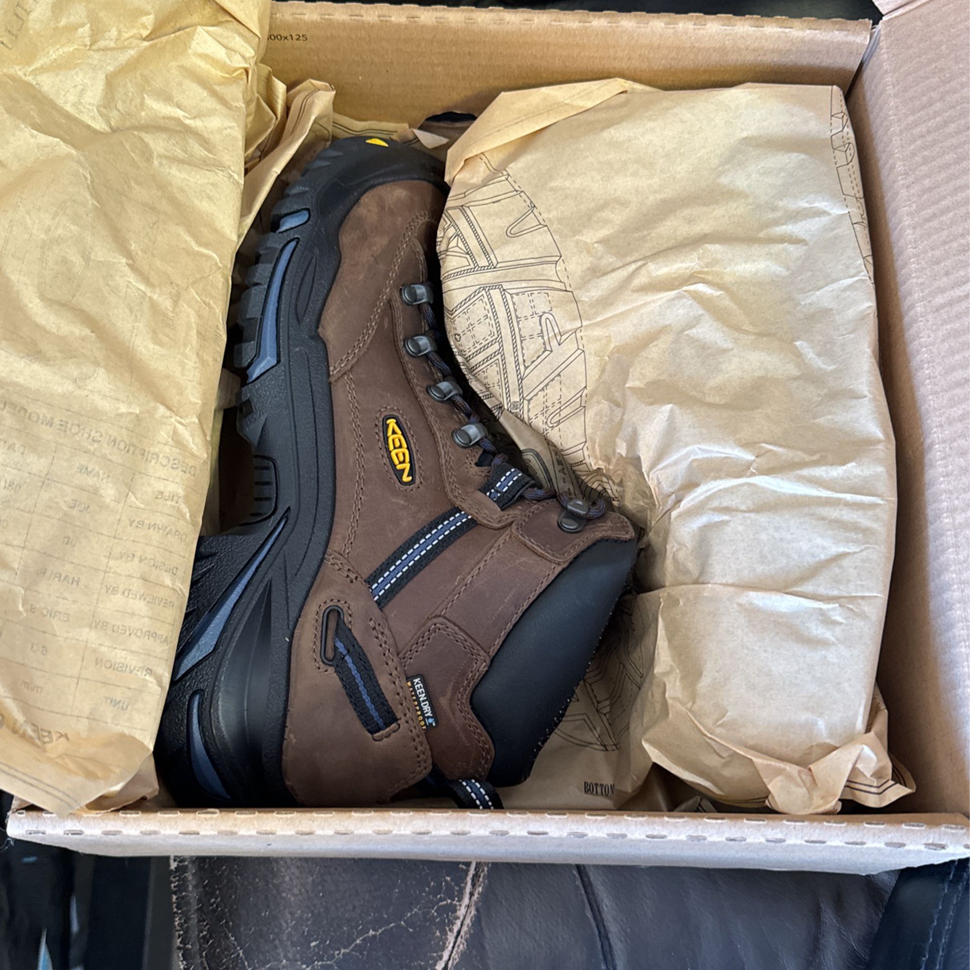 9.5 Mens Keen Boots For Sale