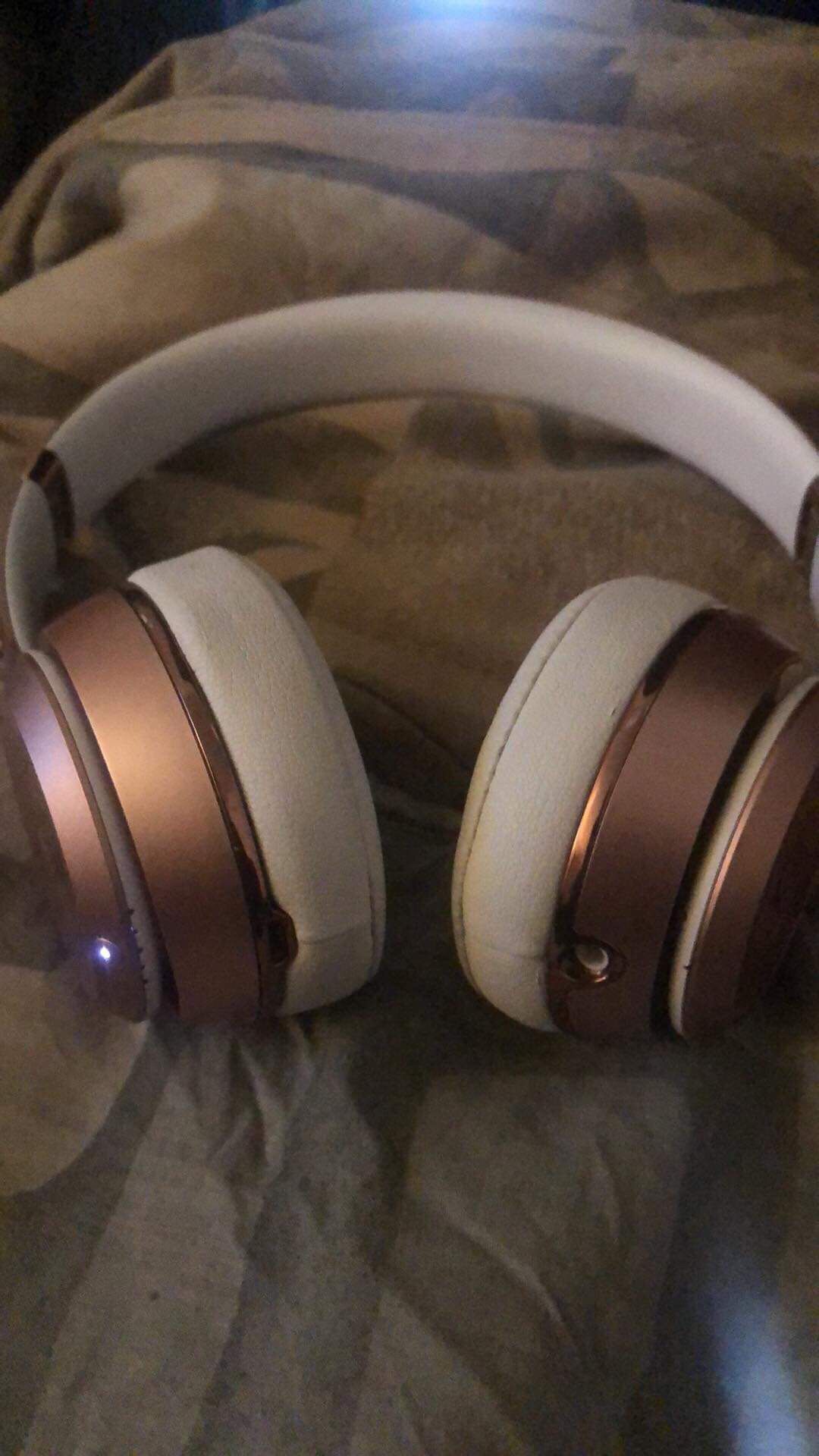 Beats Solo 3 (Rose Gold)