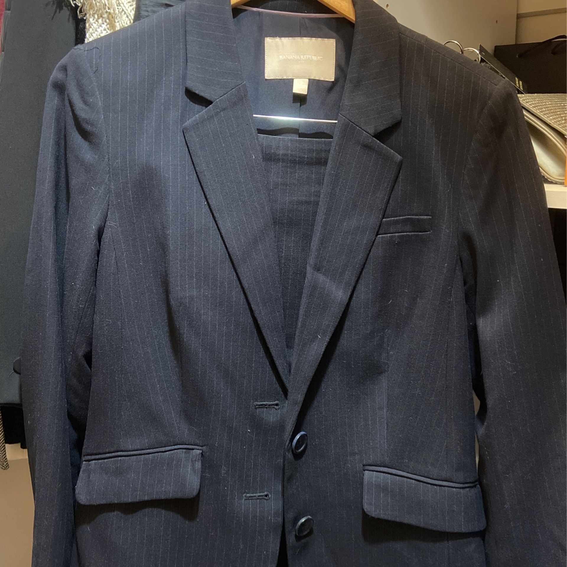 Banana Republic 2 PC Suit