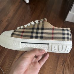 burberry shoes/ sneakers 