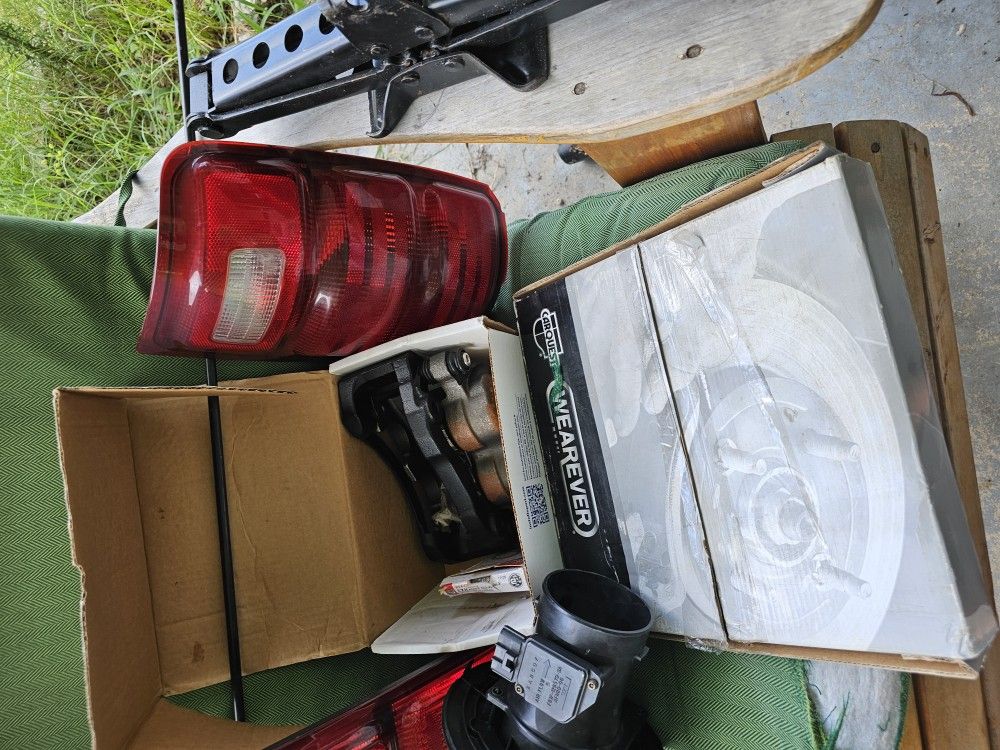 Ford 99 Expidition Parts