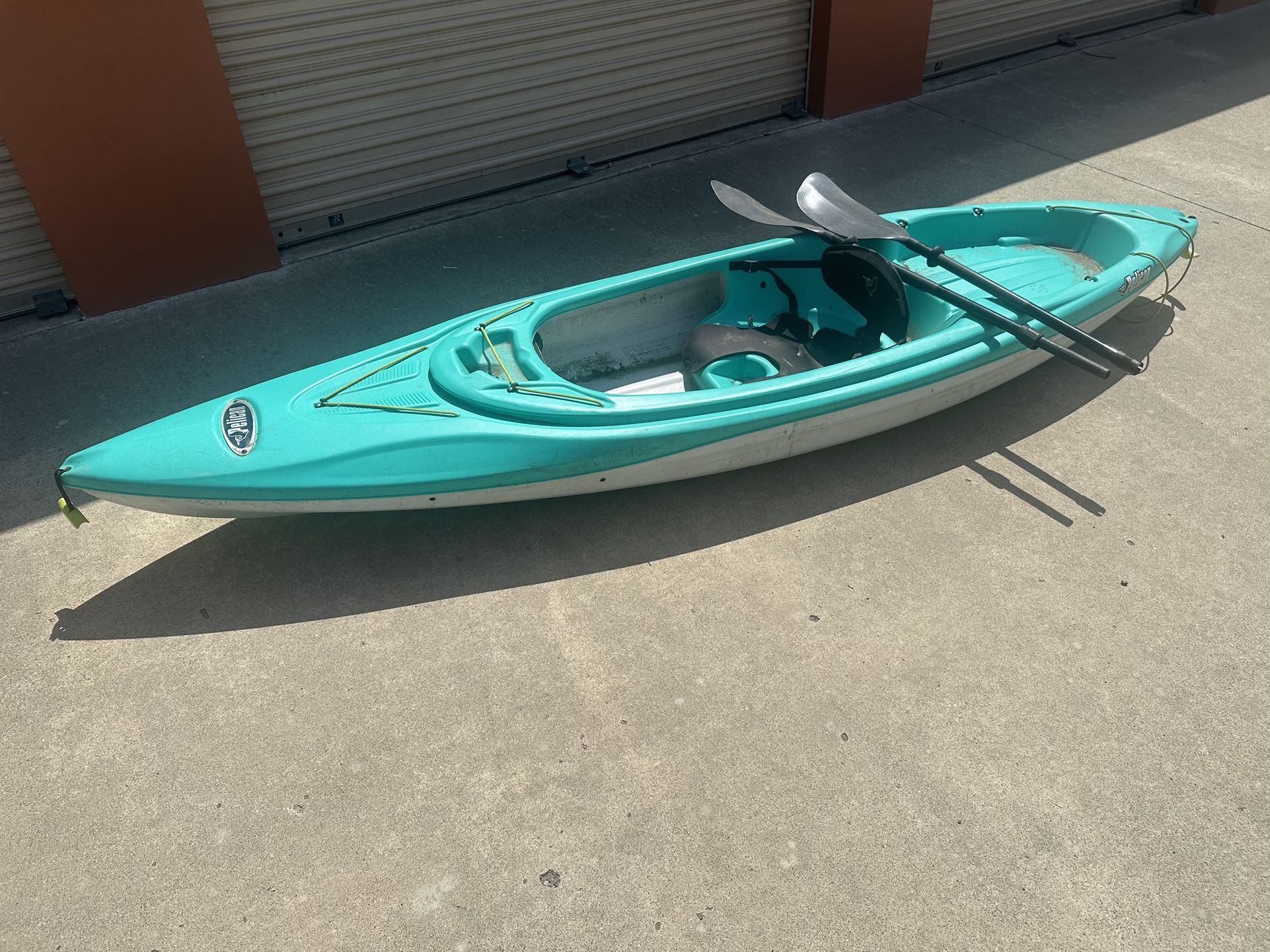 10 ft Pelican Trailblazer 100 NXT Solo Single Sit In Kayak USED - BLUE + PADDLE
