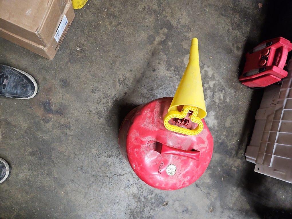 5 Gal Gas Can