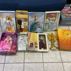 Lots Of Barbie Dolls 