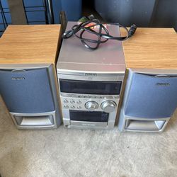 Aiwa Stereo System XR-M55 CD Player Bookshelf System