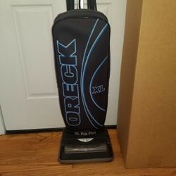 NEW cond ORECK COMMERCIAL VACUUM WITH AMAZING POWER SUCTION  , IN THE BOX  , 