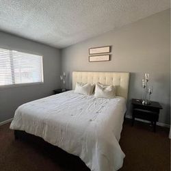 Brownstone King Size Bedroom Set 