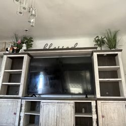 Entertainment Center Hutch