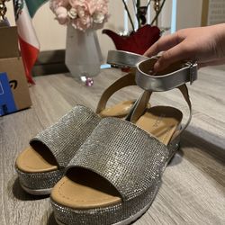 SODA Sparkly Platform Sandals Women’s Size 9