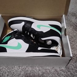 New In Box Jordans Men Size 10
