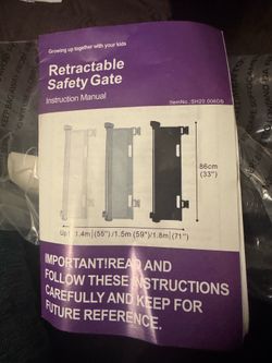 Retractable safety gate
