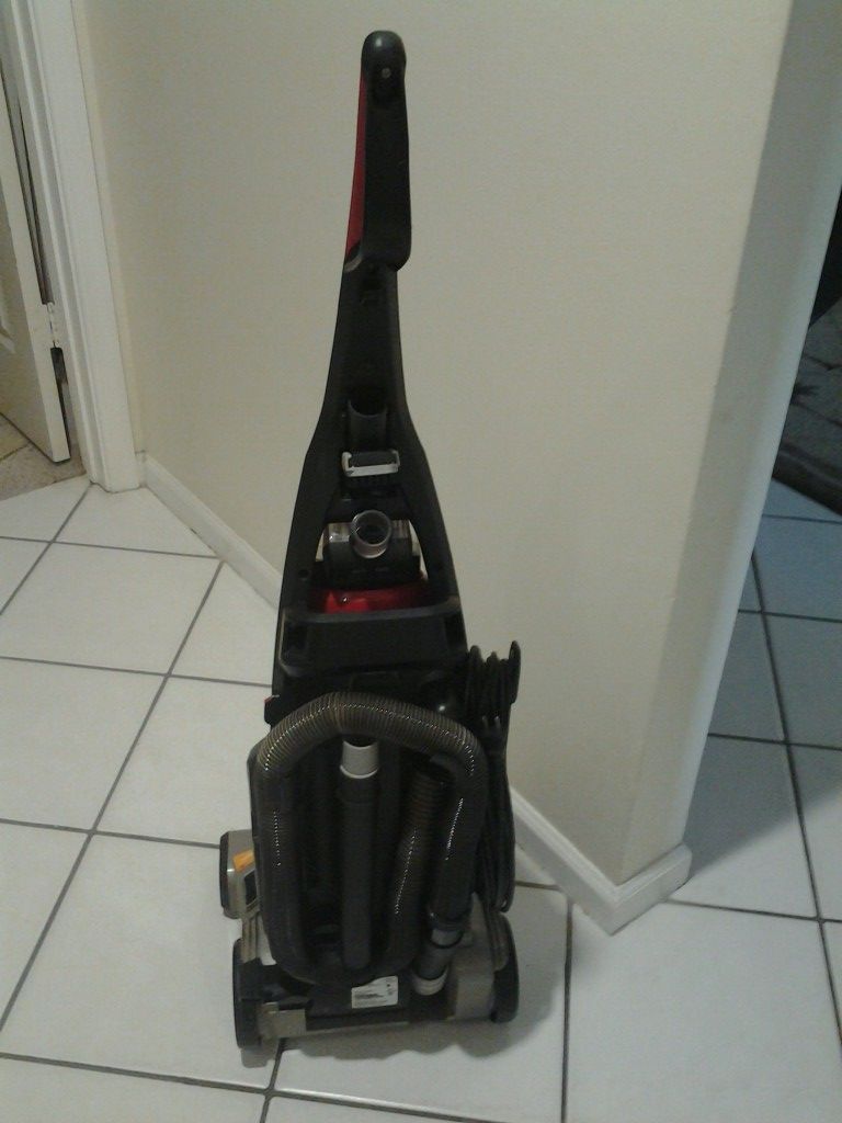 New Bissell total floors complete fabreez hepa filter vacuum cleaner works great!