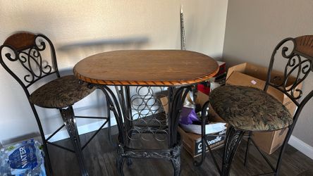 Table With Chairs $60 OBO