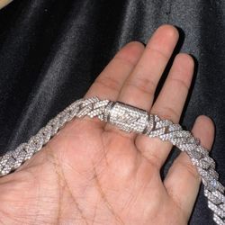 GLD Diamond Prong Cuban 