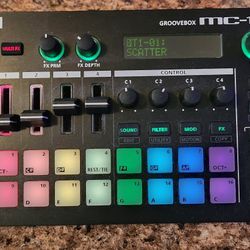 Roland MC-101