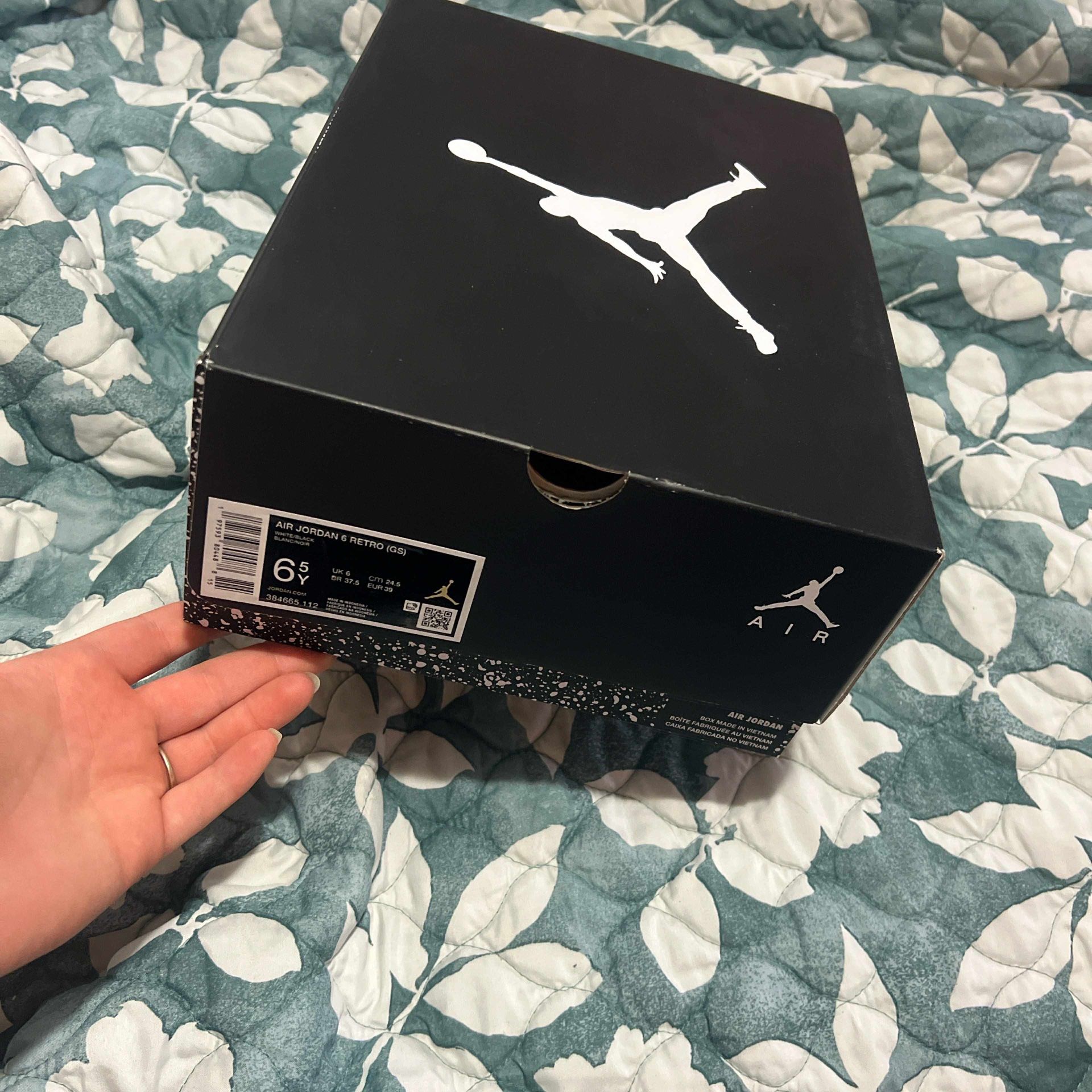 Jordan 6 Retro 