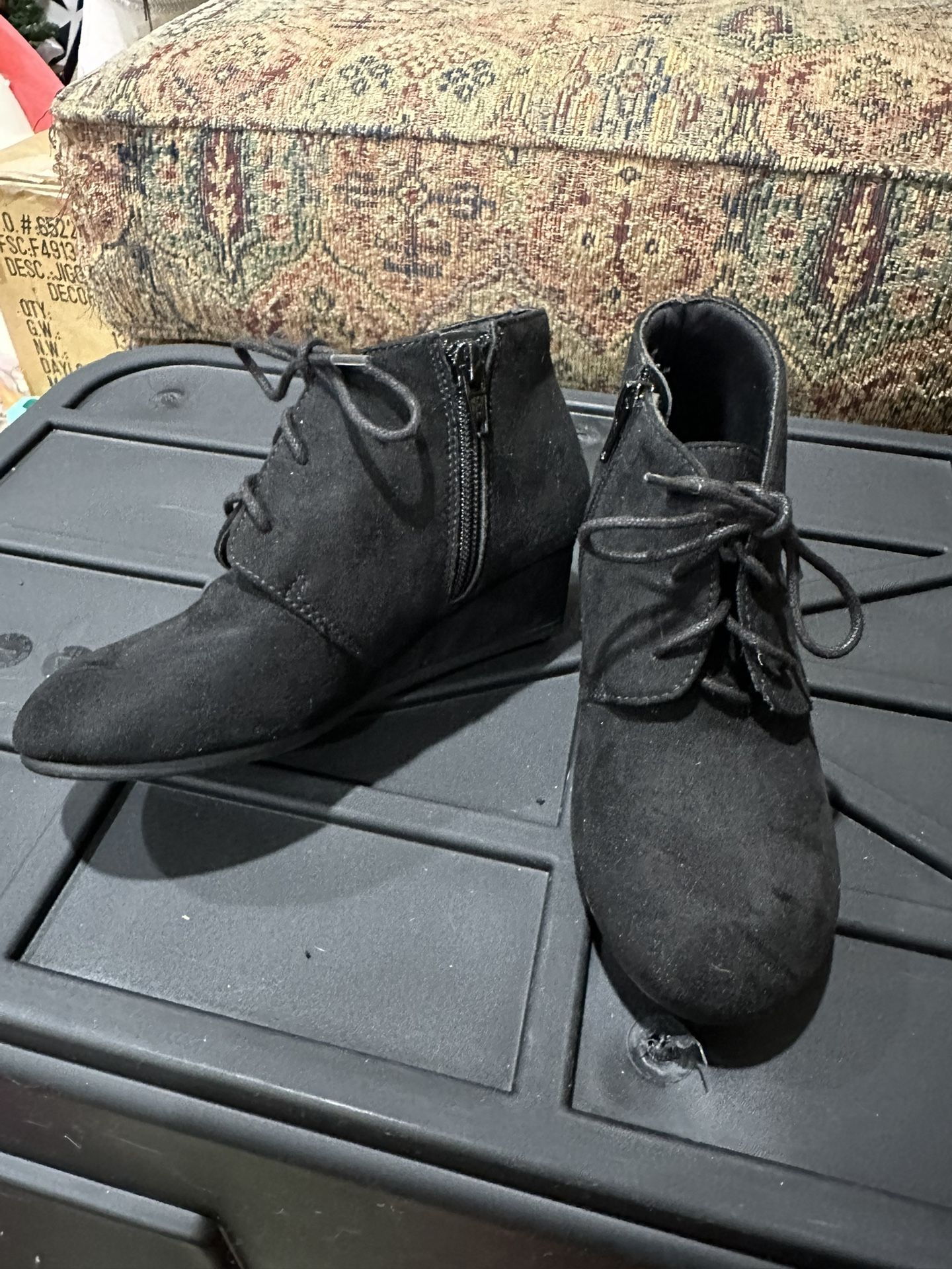 Girls (toddler) Size 13 Black Boots NEW