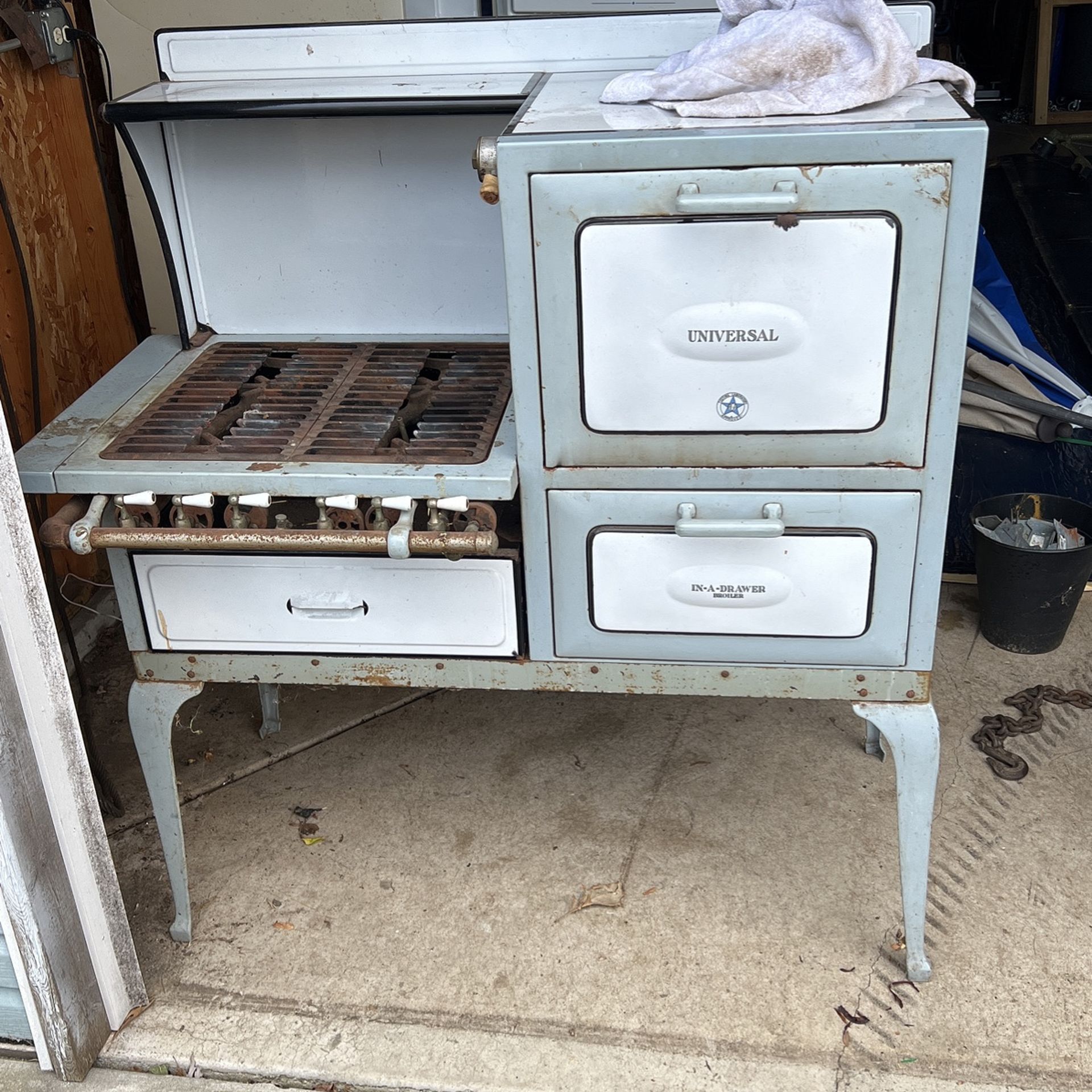Antique Gas Stove