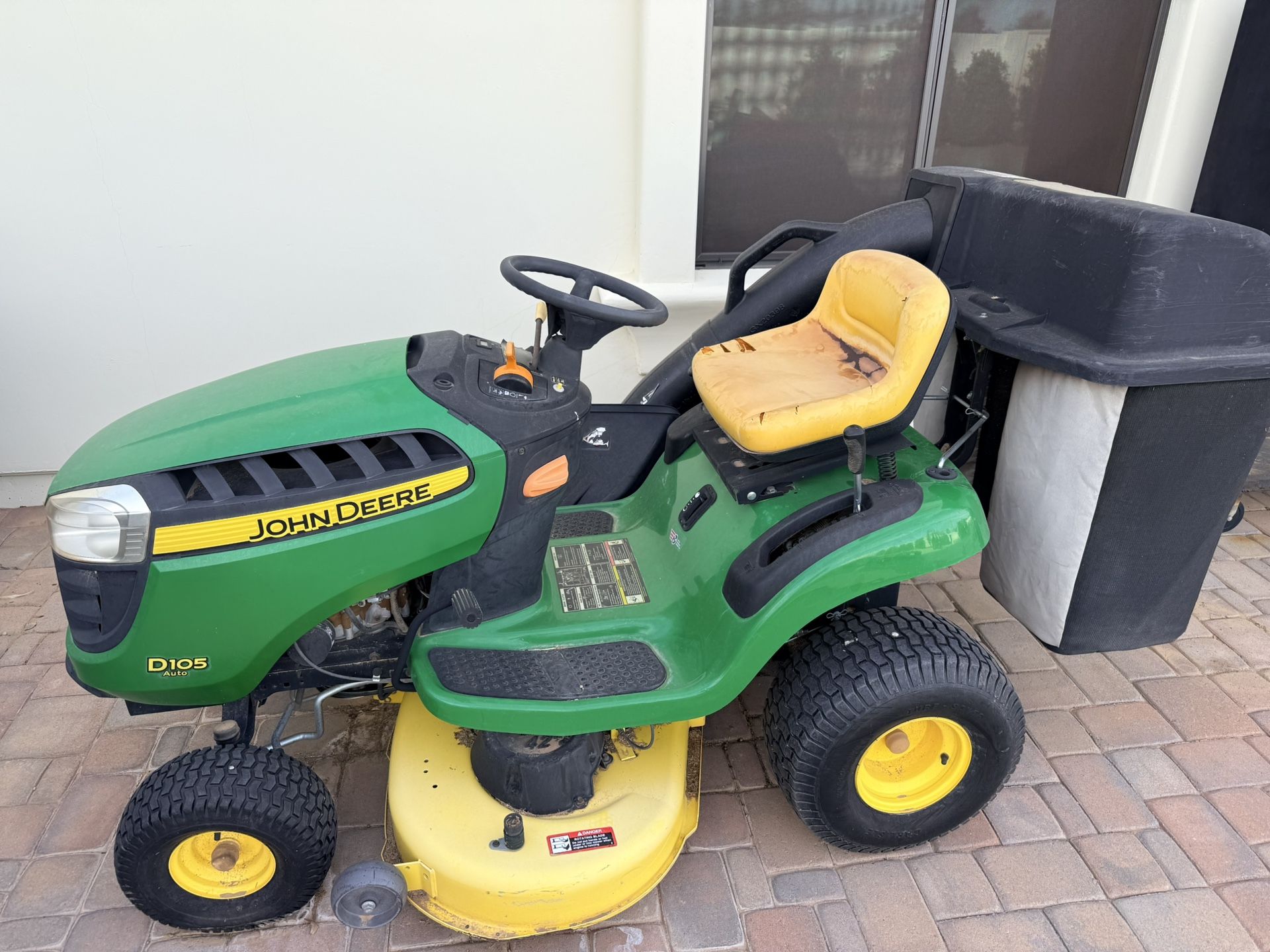 2016 John Deere D105