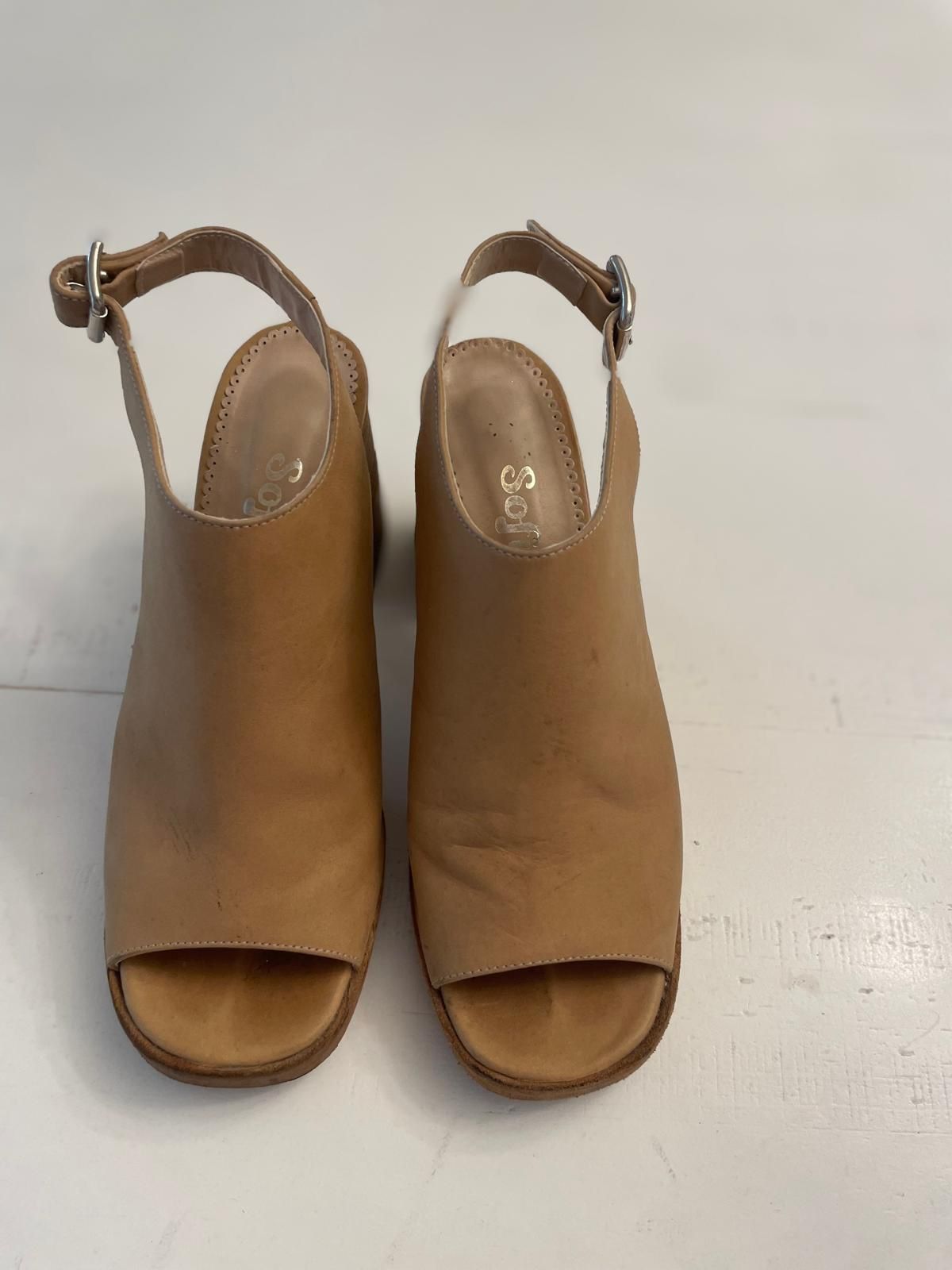 Women’s Shoes – Sizes 6 & 7
