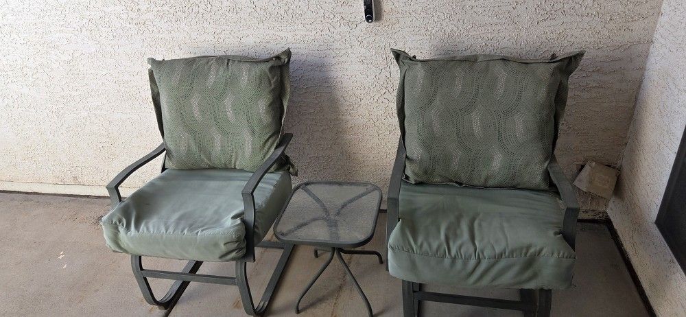 Outdoor Patio Furniture 2 Chairs Cushions No Holes Or Ripe