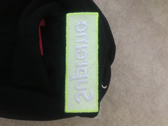 Supreme Box Logo Hoodie (FW 17) XL for Sale in Pittsburgh, PA - OfferUp