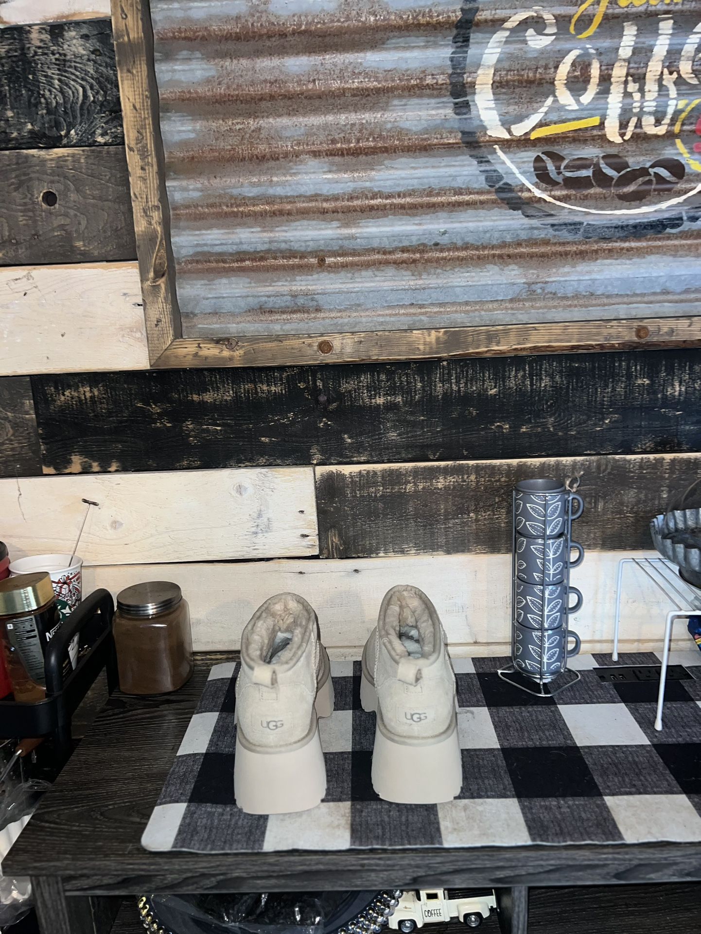 UGG Classic Ultra Mini Platform Boots