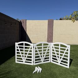 3 Panel Freestanding Pet Gate (35th Ave & Bell Rd)
