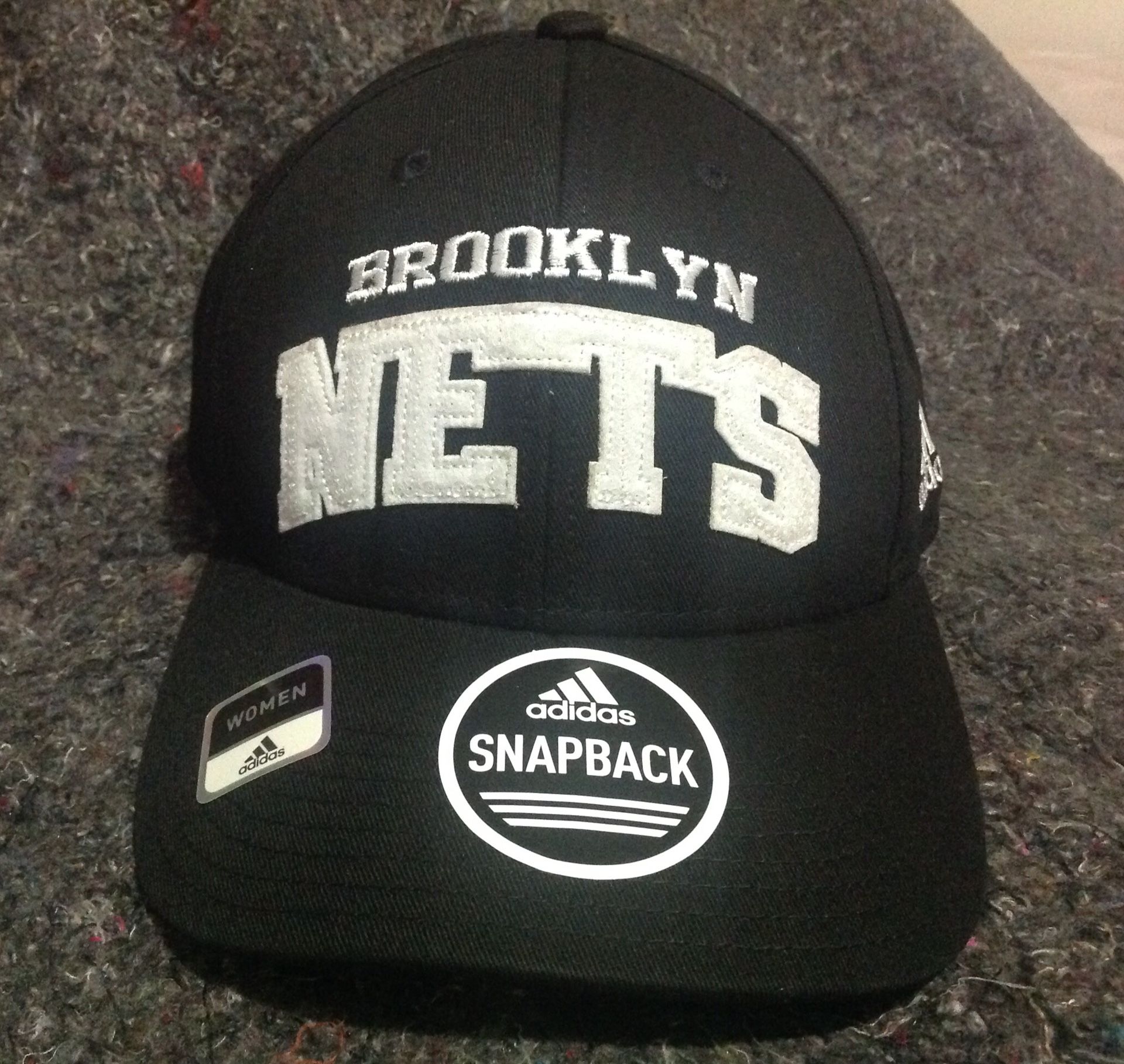 Adidas Brooklyn NETS Women SnapBack Hat Cap. New