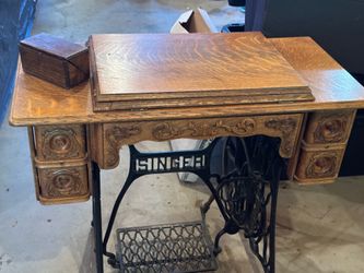 Antique Singer Sewing Machine Circa 1900