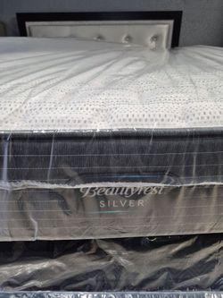 NEW  QUEEN FIRME MATTRESS
